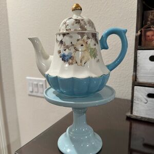 Blue & White Bunny Floral Teapot